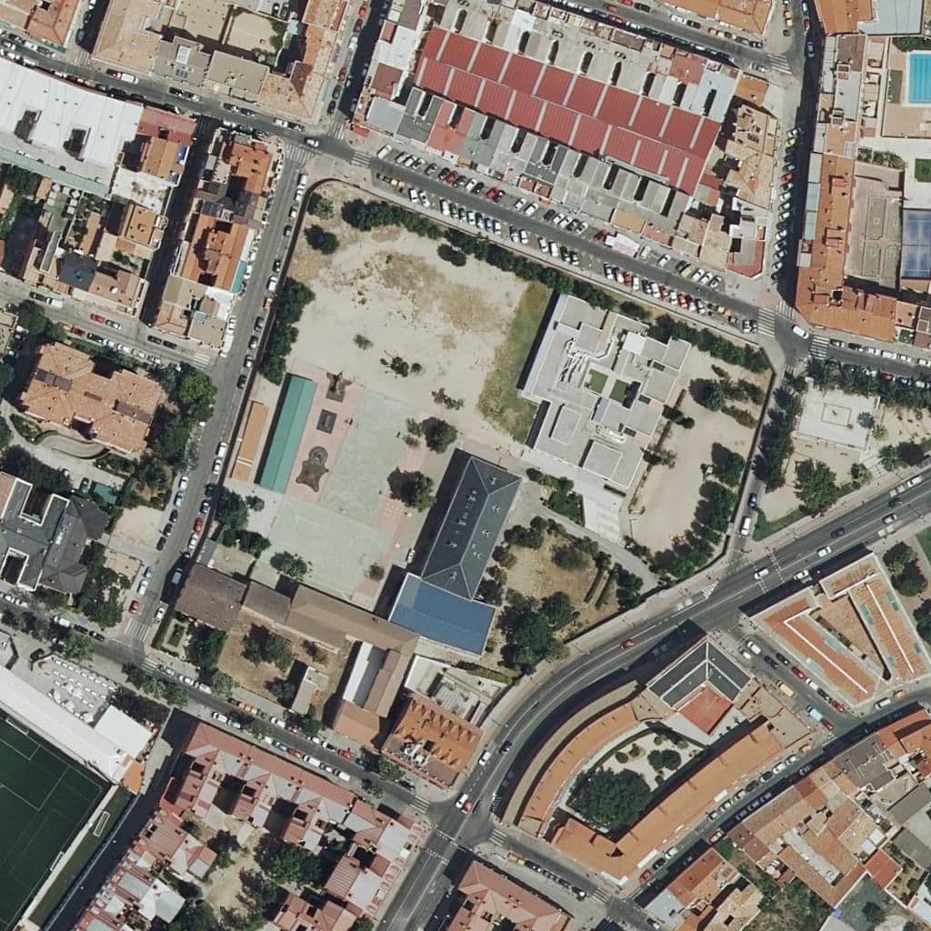 Aerial view of the grounds of Colegio La Milagrosa