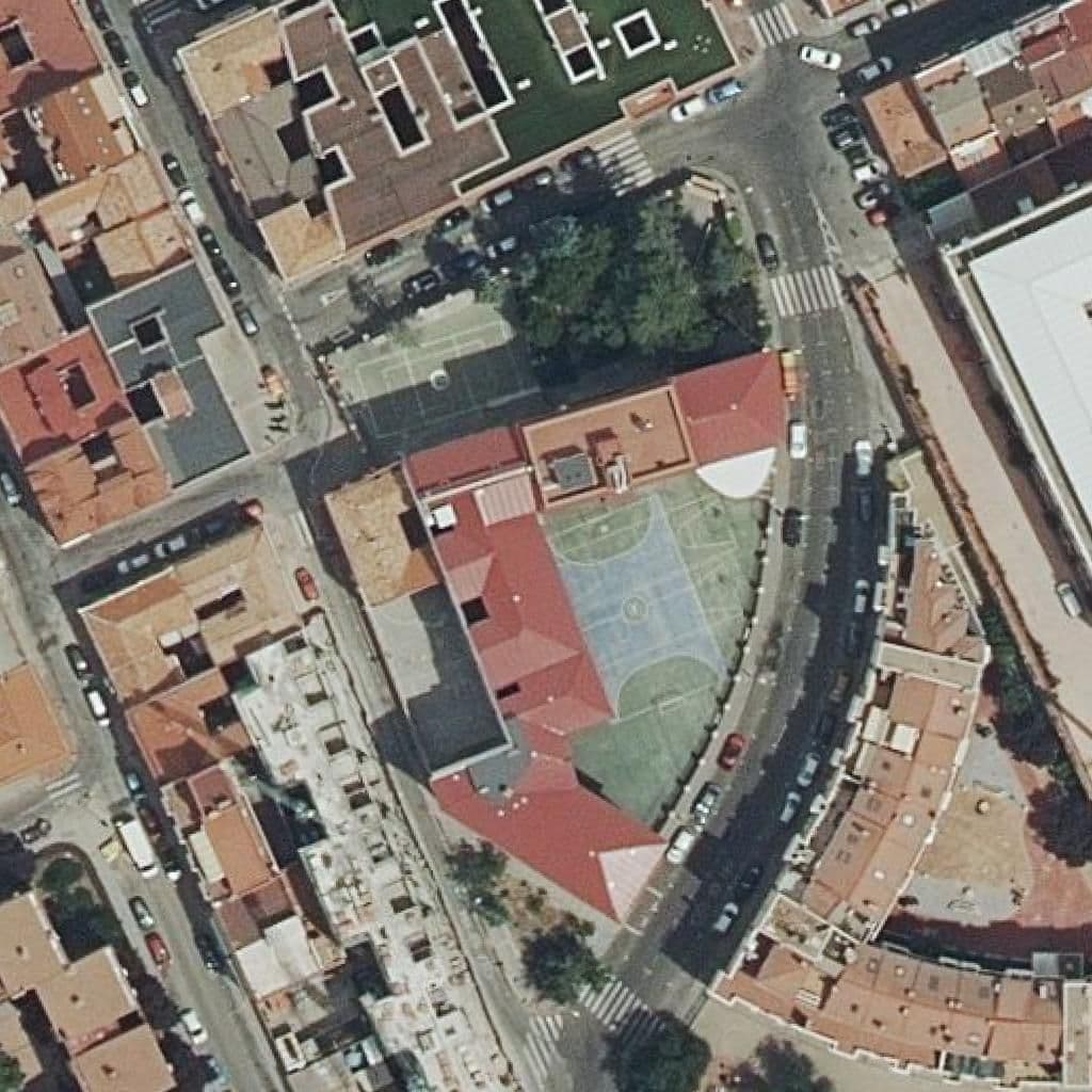 Вид сверху на территорию школы «Nuestra Señora Del Sagrado Corazon»
