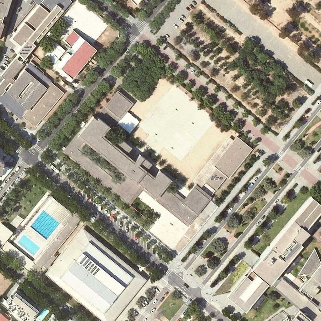 Вид згори на територію школи «Eoi De Salou»