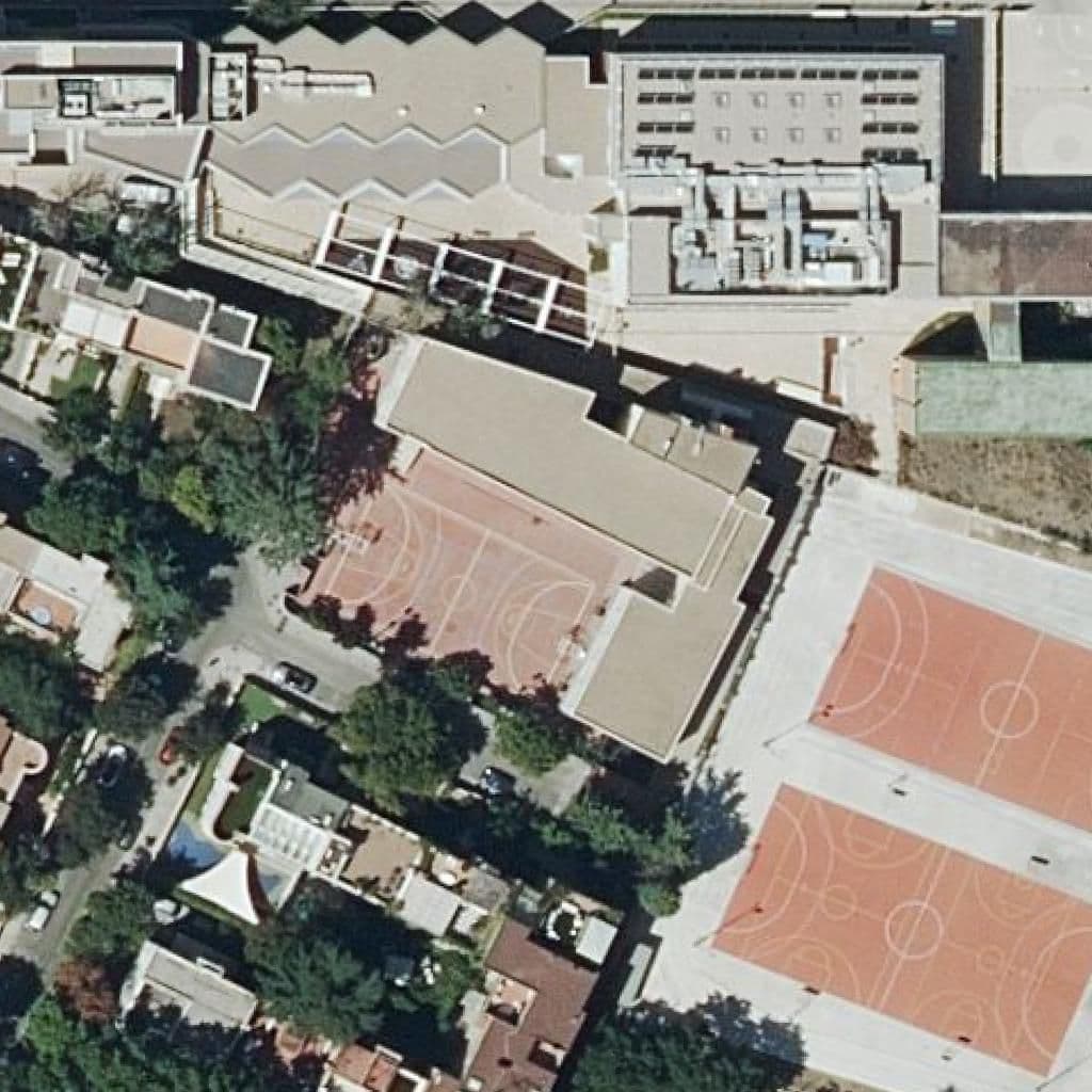 Вид сверху на территорию школы «San Francisco De Asis»
