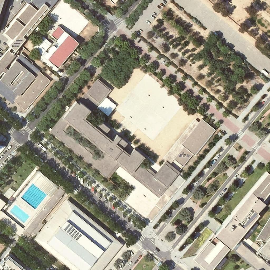 Вид згори на територію школи «Institut Jaume I»