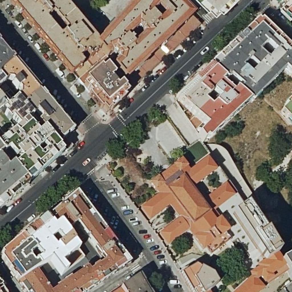 Вид згори на територію школи «Fundacion Doña Pilar De La Mata»