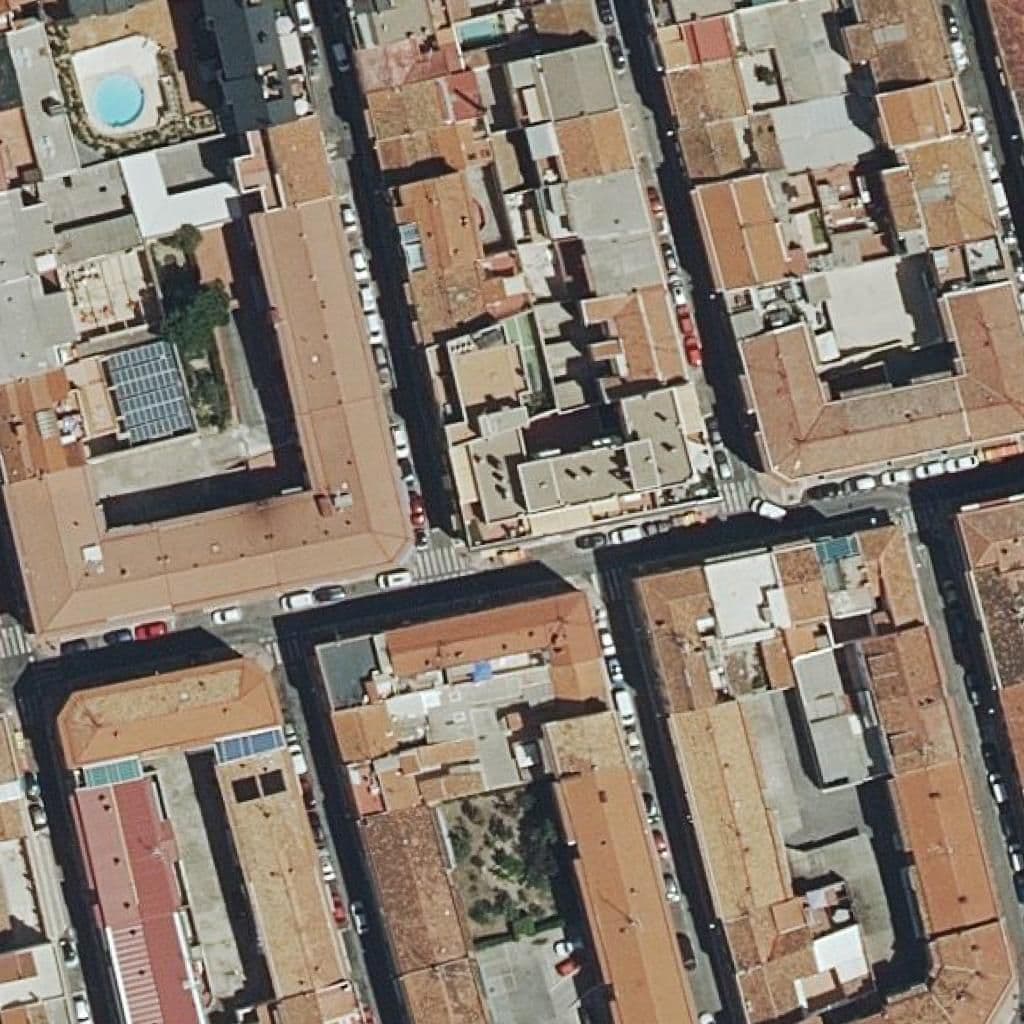 Вид згори на територію школи «Liceo Villaverde»