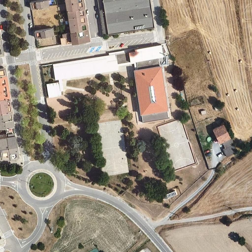 Вид згори на територію школи «Escola Pompeu Fabra»