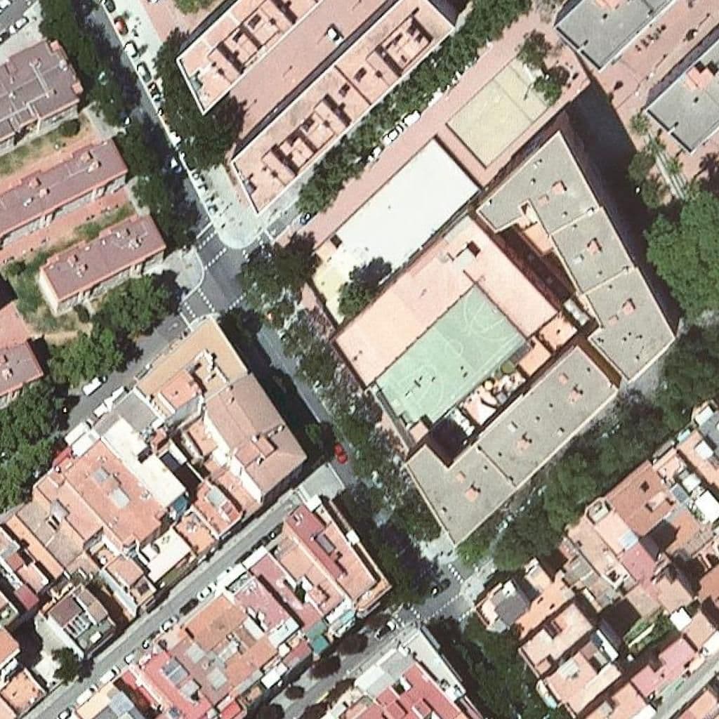 Aerial view of the grounds of Escola Pia Luz Casanova
