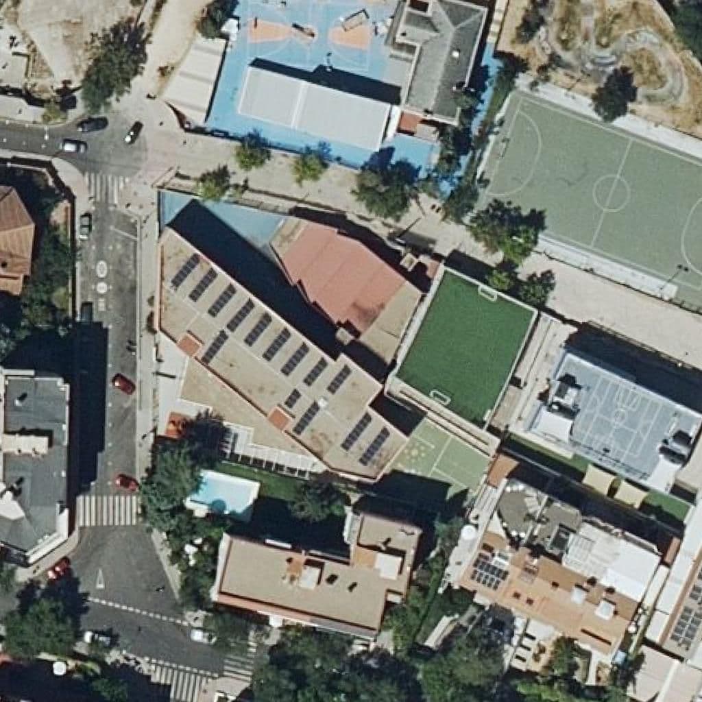 Вид сверху на территорию школы «Arquitecto Gaudi»