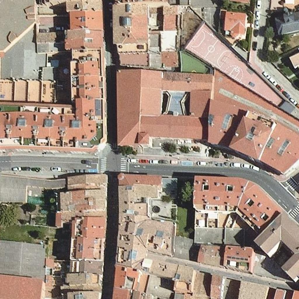 Вид згори на територію школи «Sant Miquel Dels Sants»