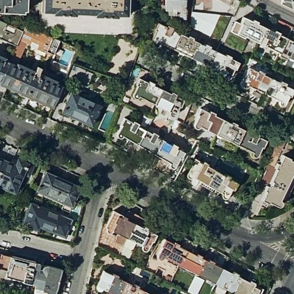 Вид сверху на территорию школы «Colegio Juan Xxiii-Buenafuente»