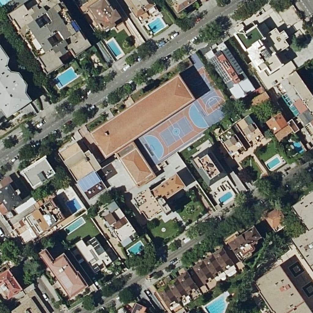 Вид згори на територію школи «San Estanislao De Kostka»