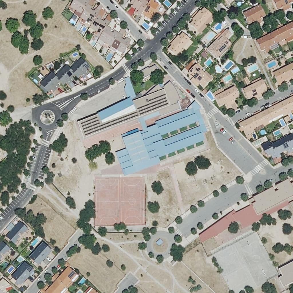 Вид згори на територію школи «San Miguel Arcangel»