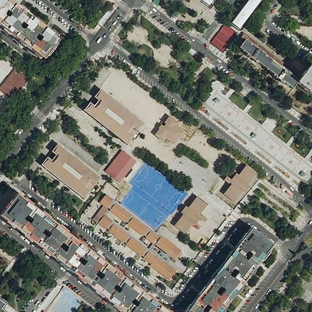 Вид сверху на территорию школы «San Jose De Valderas»