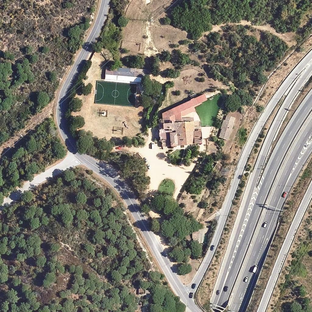 Вид згори на територію школи «International School Of Costa Brava»