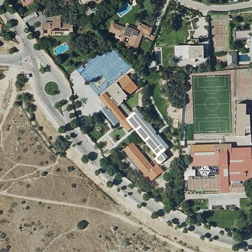 Вид сверху на территорию школы «Colegio Escandinavo (Sueco)»