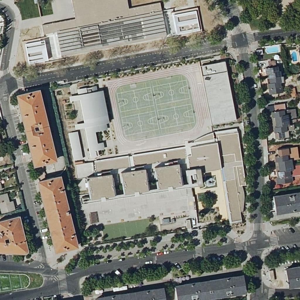 Вид сверху на территорию школы «Lycée Français International Molière (Francés)»