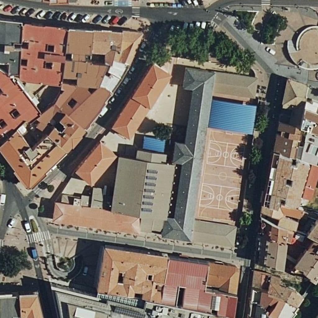 Вид сверху на территорию школы «Casa De La Cultura»