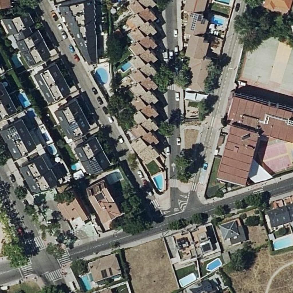 Вид сверху на территорию школы «Rosamar»