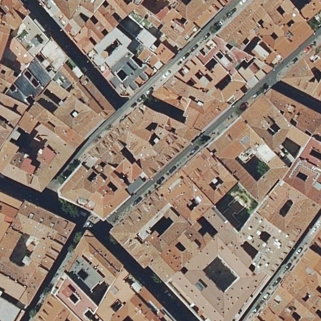 Вид сверху на территорию школы «Malasaña - Centro De Epa»
