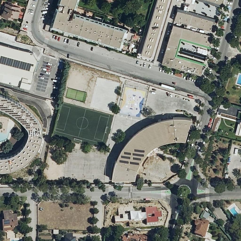 Вид сверху на территорию школы «Ágora Madrid International School»