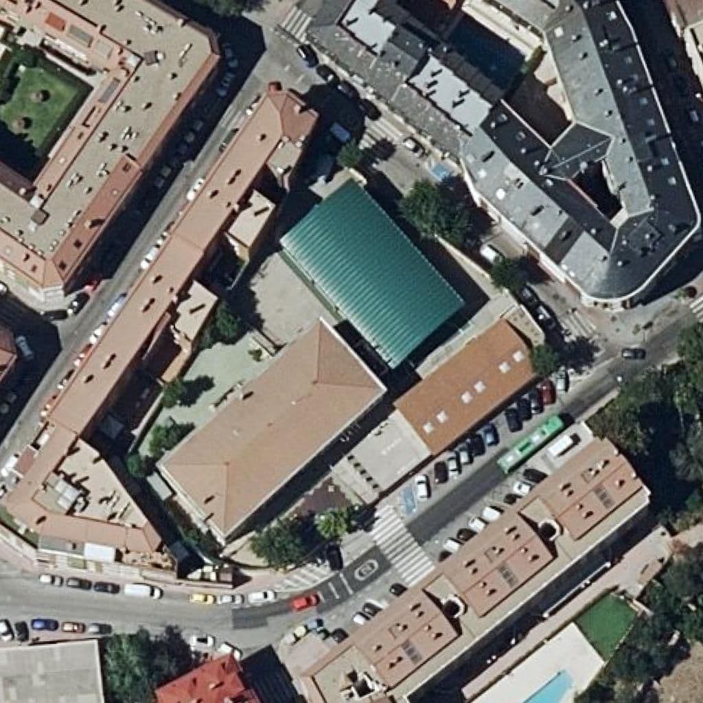 Вид сверху на территорию школы «Vicente Aleixandre»