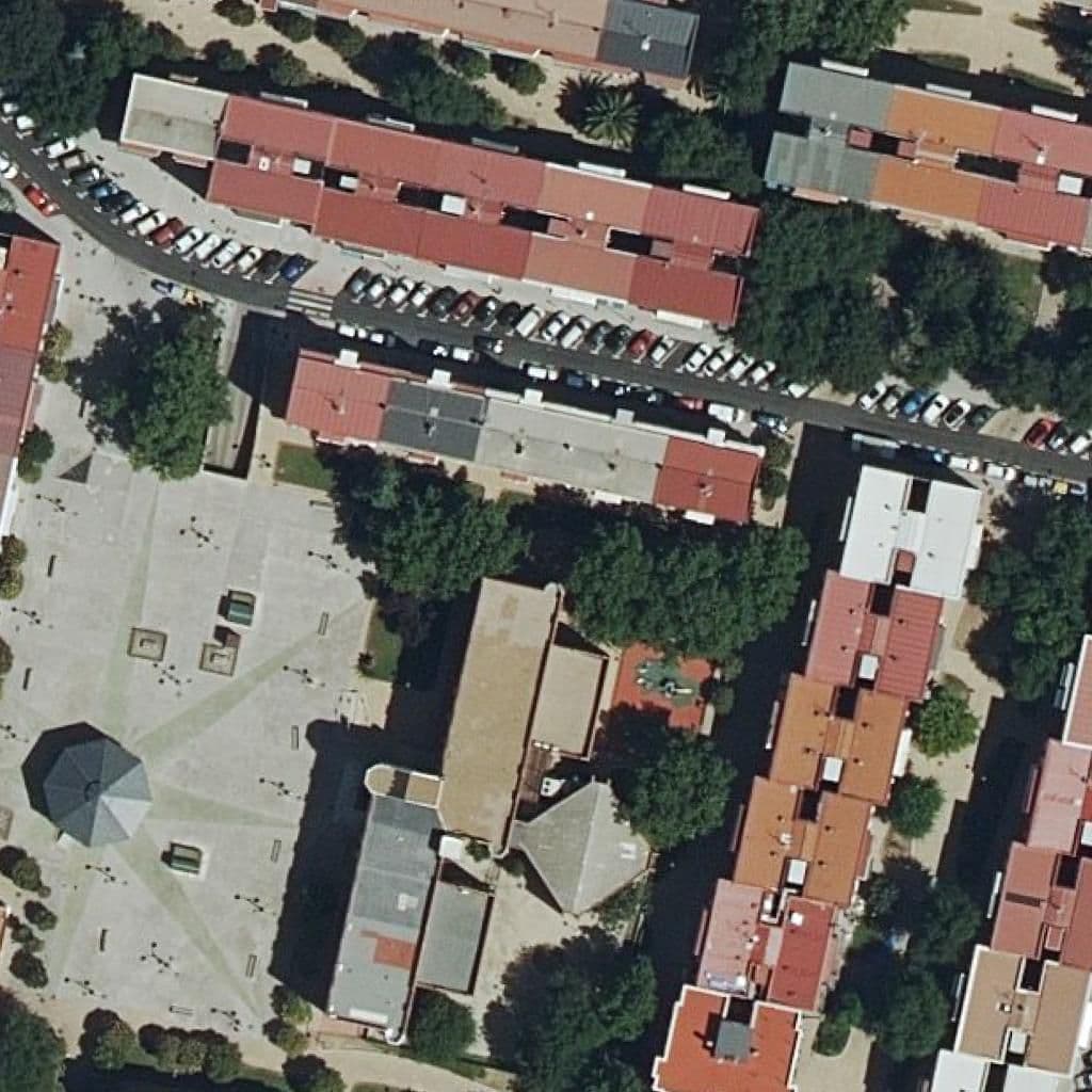 Вид згори на територію школи «Manuel Rodriguez Sales»