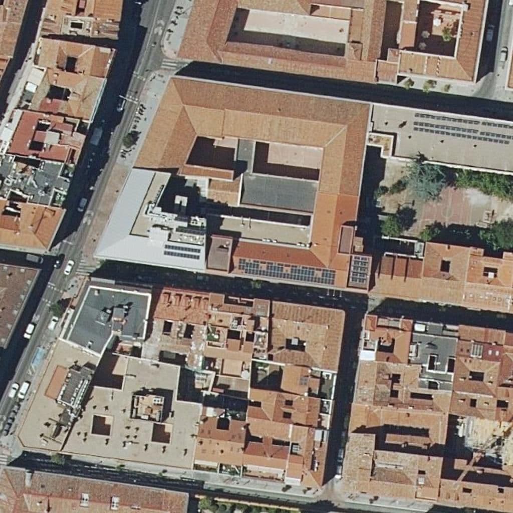 Вид сверху на территорию школы «San Bernardo»