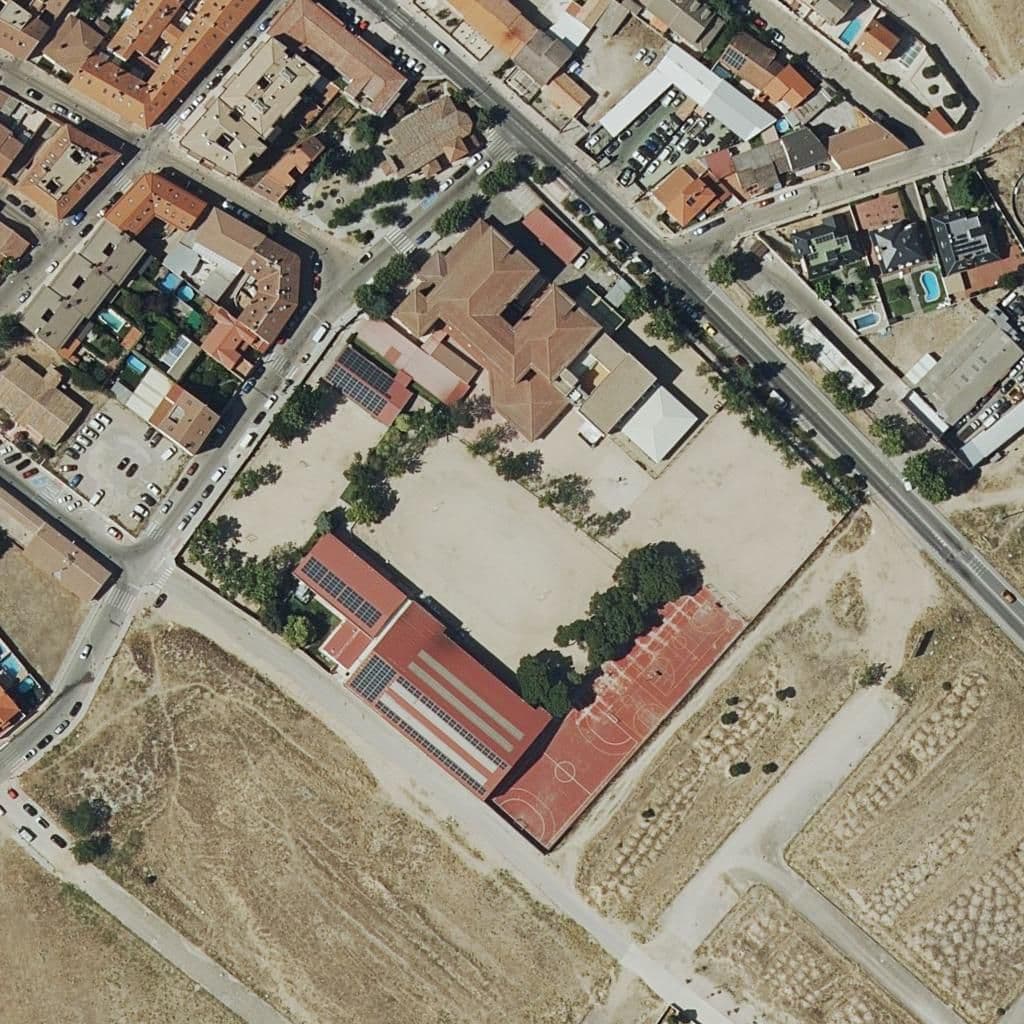 Вид сверху на территорию школы «Castilla»