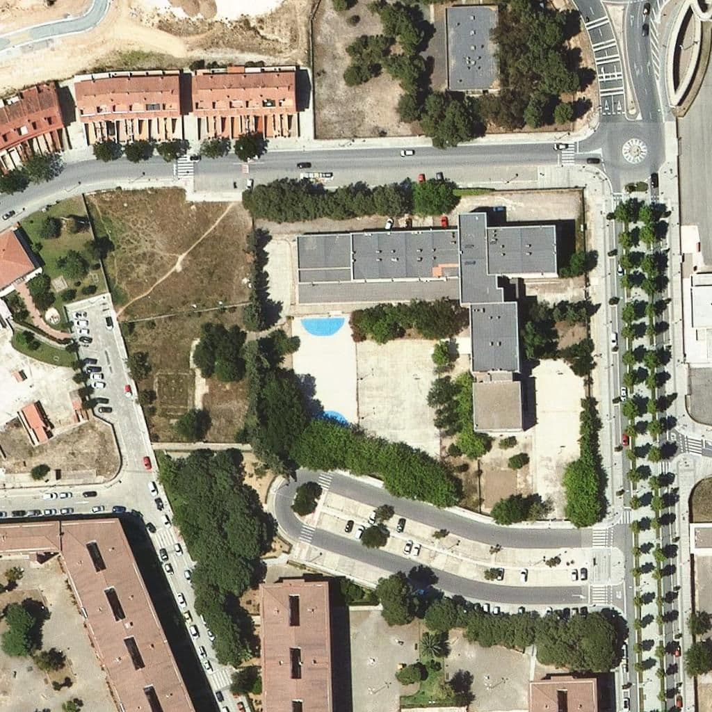 Aerial view of the grounds of Institut Campclar