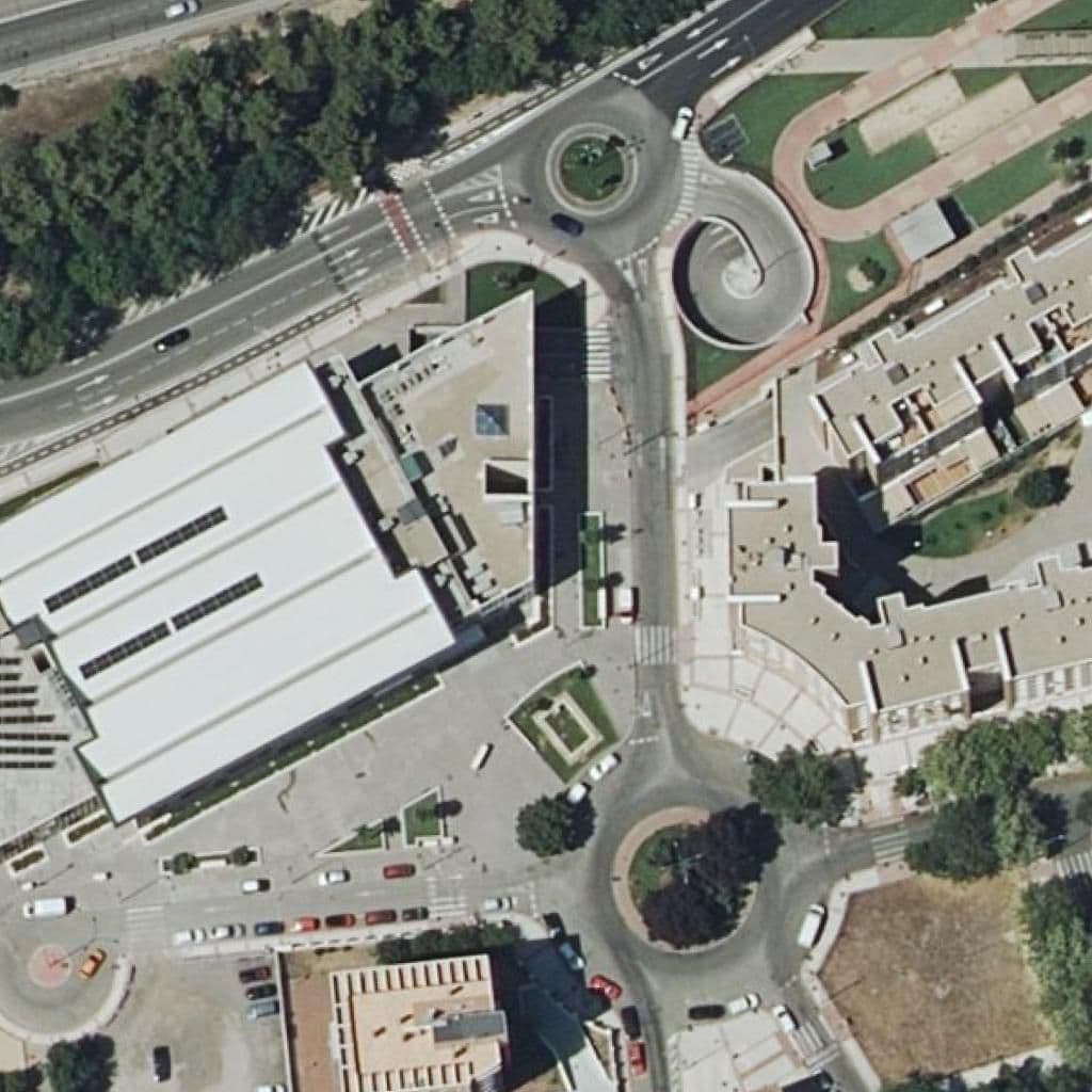 Вид сверху на территорию школы «El Pilar»