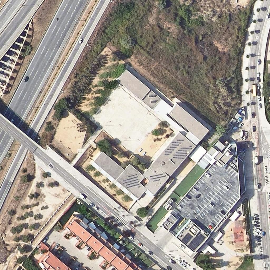 Aerial view of the grounds of Escola Marina