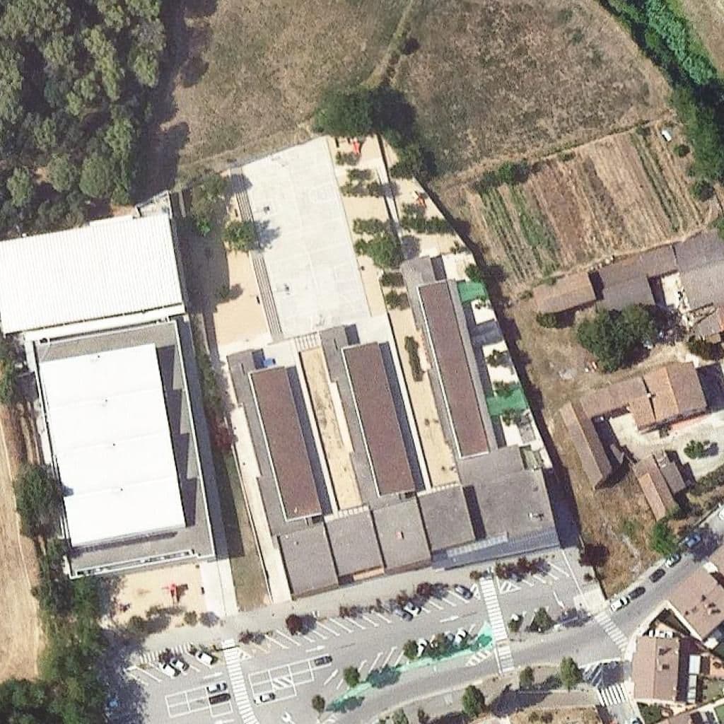 Aerial view of the grounds of Escola Els Picots