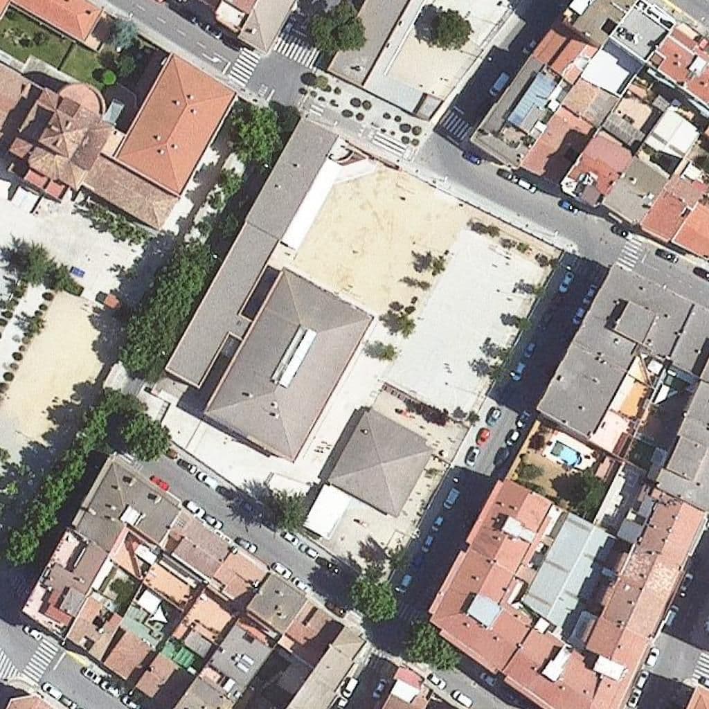 Вид згори на територію школи «Escola Joan Maragall»