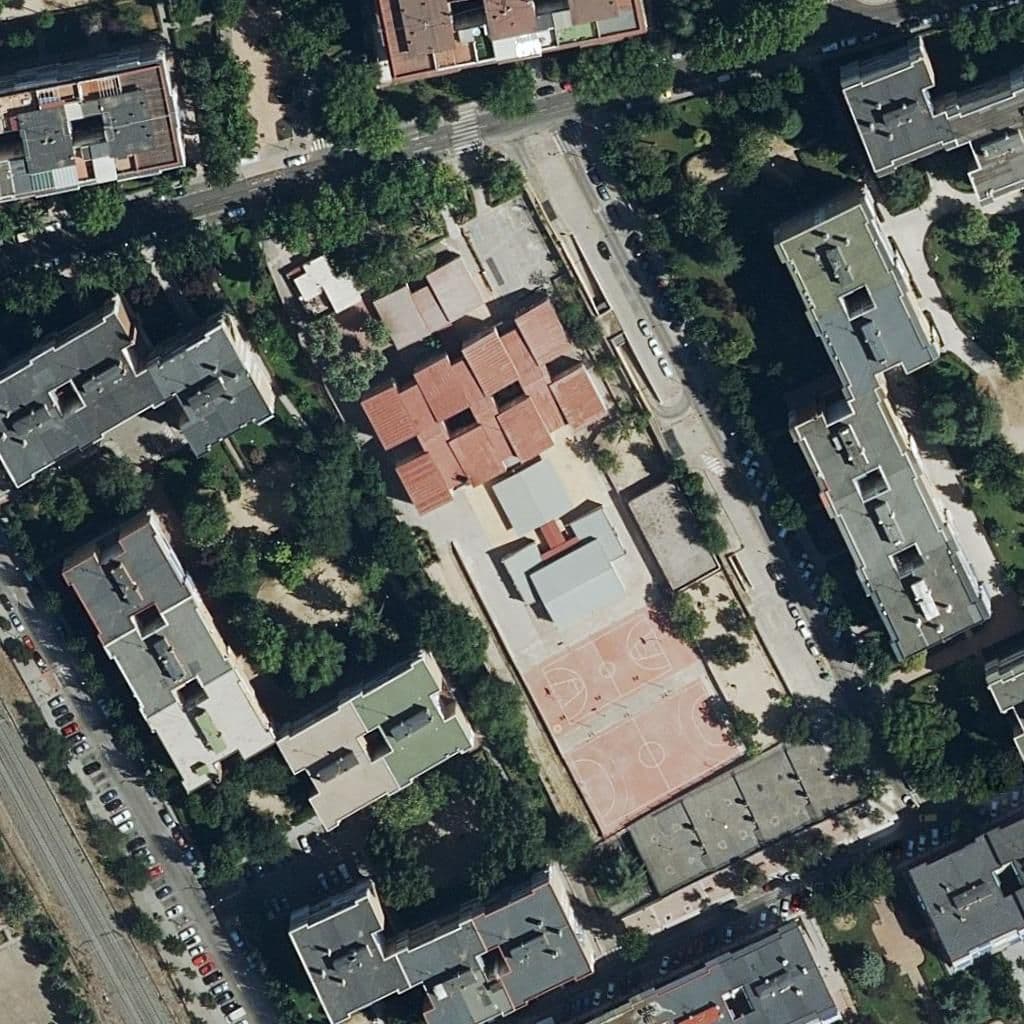 Aerial view of the grounds of Centro Piaget-C.de Epa