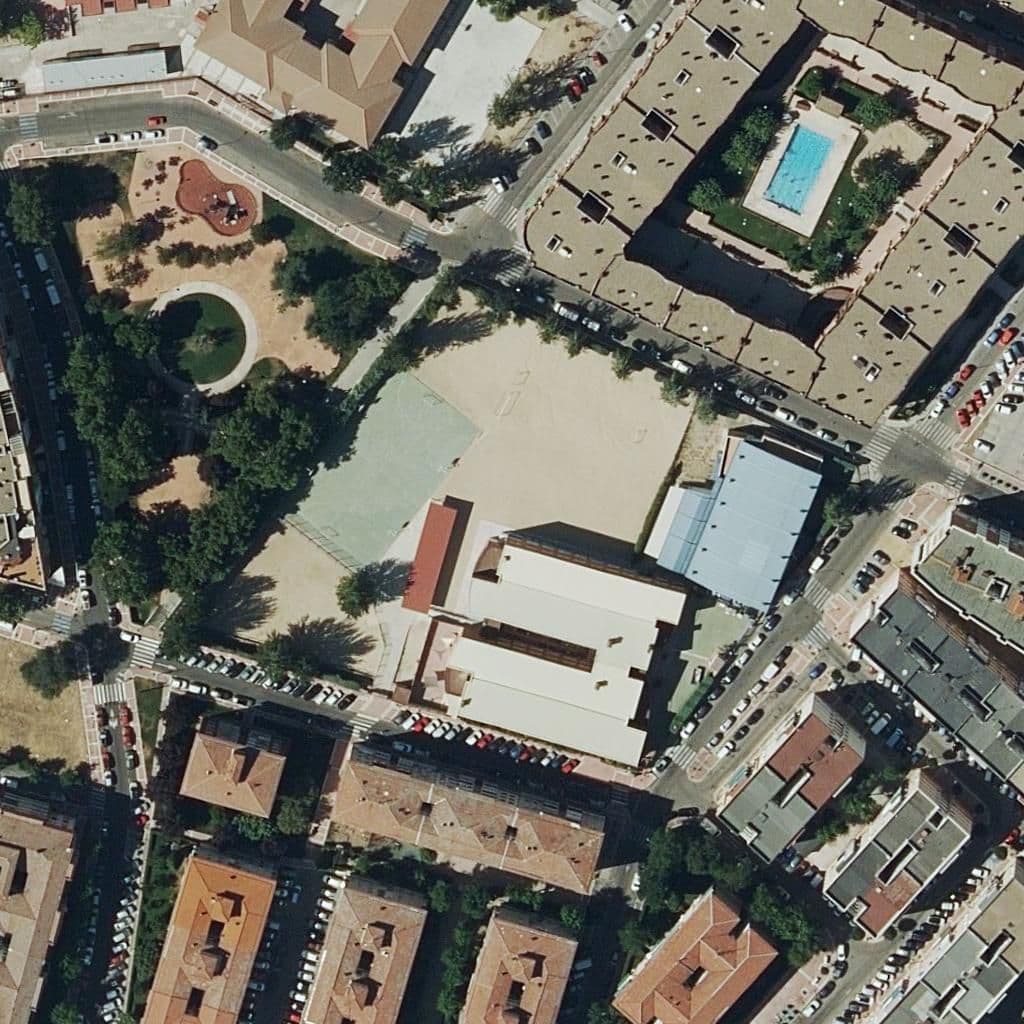 Вид сверху на территорию школы «Torrente Ballester»