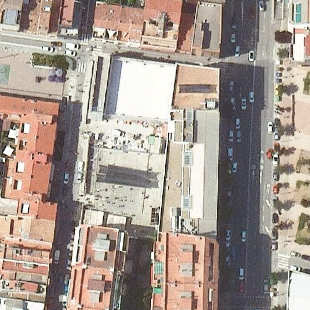 Вид згори на територію школи «Escola Pia De Granollers»