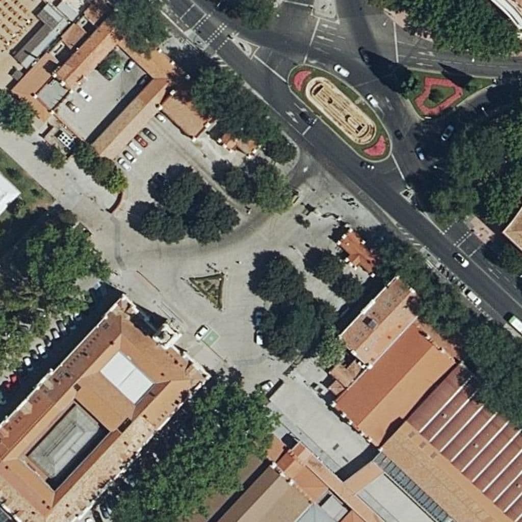 Aerial view of the grounds of Escuela De Adultos De Arganzuela