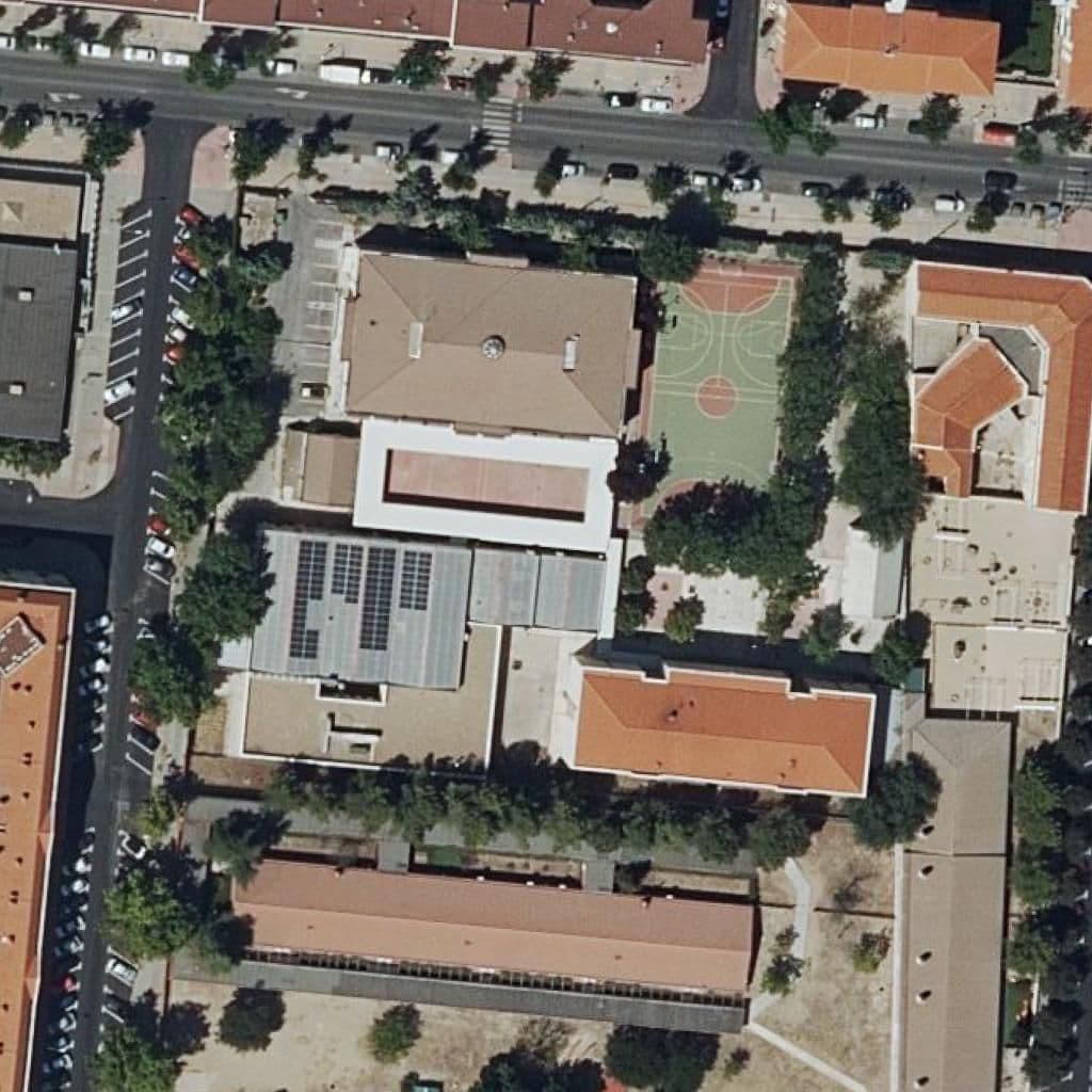 Вид сверху на территорию школы «E.o.i. De Aranjuez»