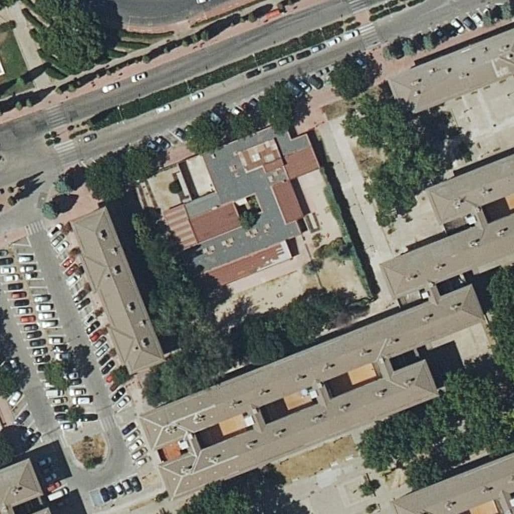 Вид сверху на территорию школы «Puerta De Madrid»