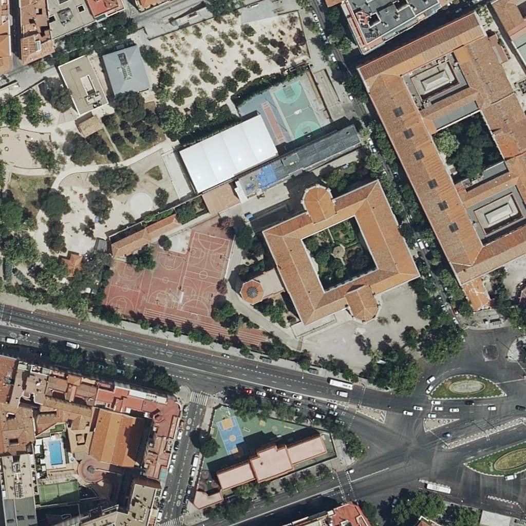 Aerial view of the grounds of E.o.i. De Madrid-Embajadores