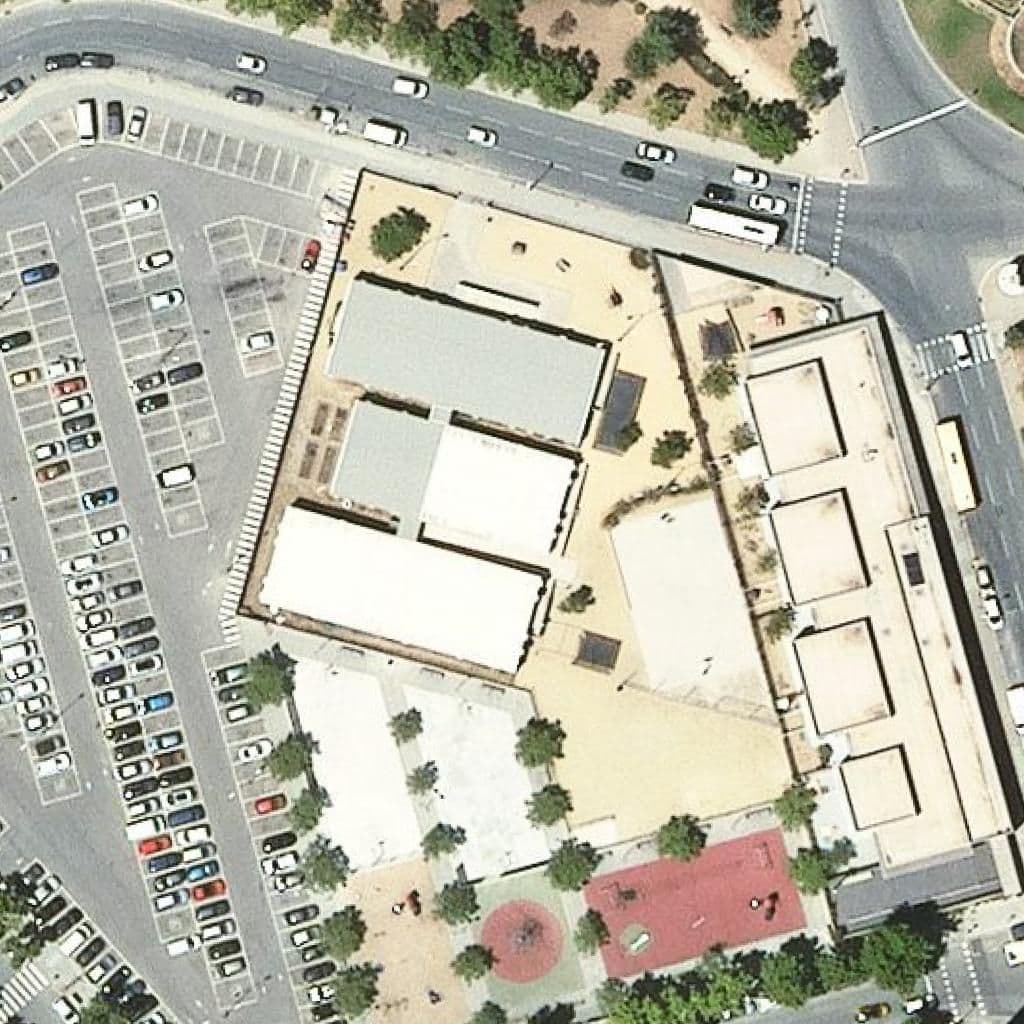 Aerial view of the grounds of Escola Montigalà