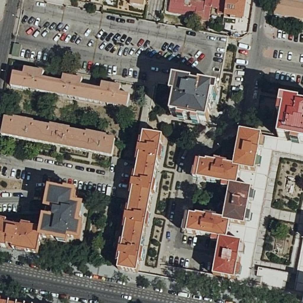 Вид сверху на территорию школы «Oporto»