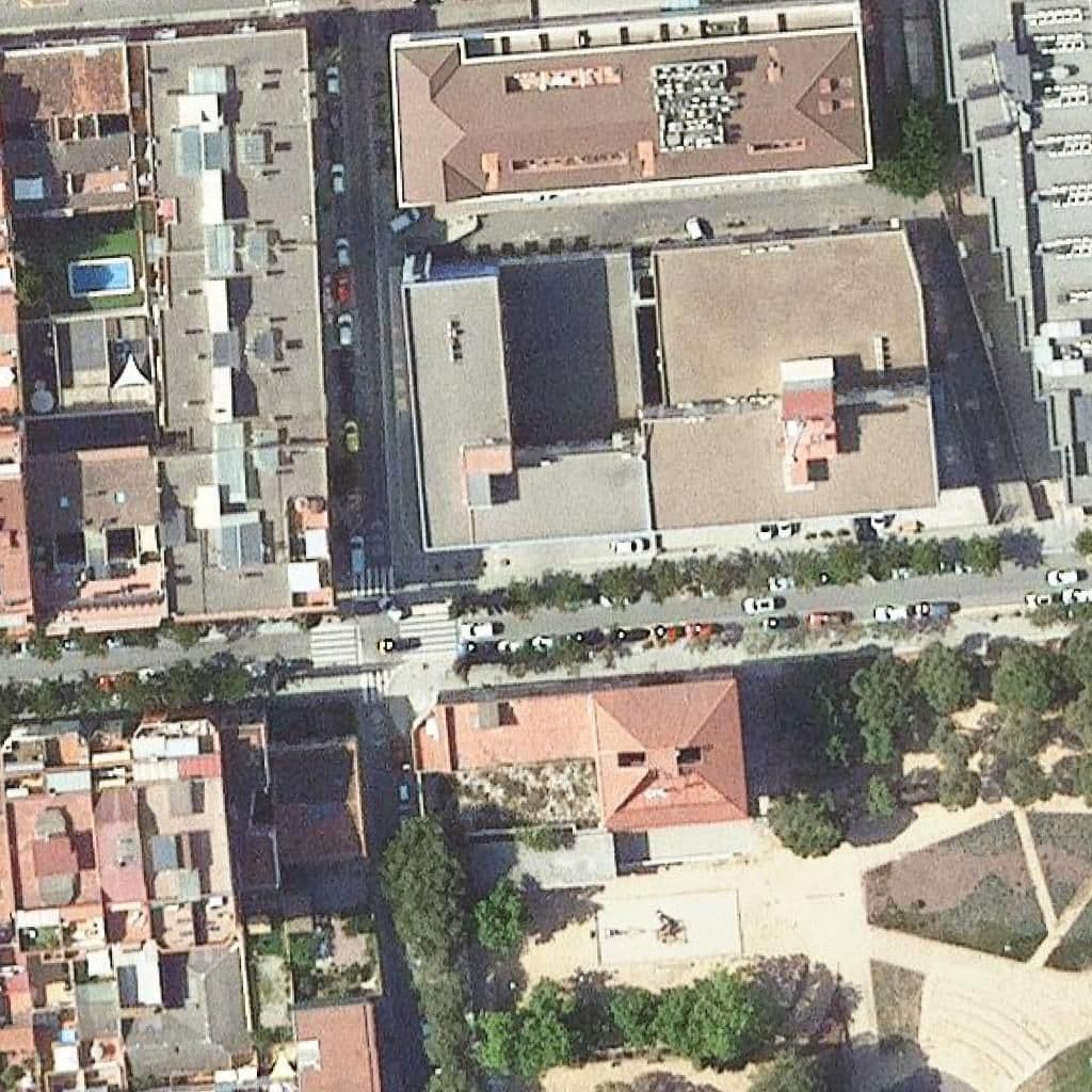 Вид згори на територію школи «Sant Cugat Esn»
