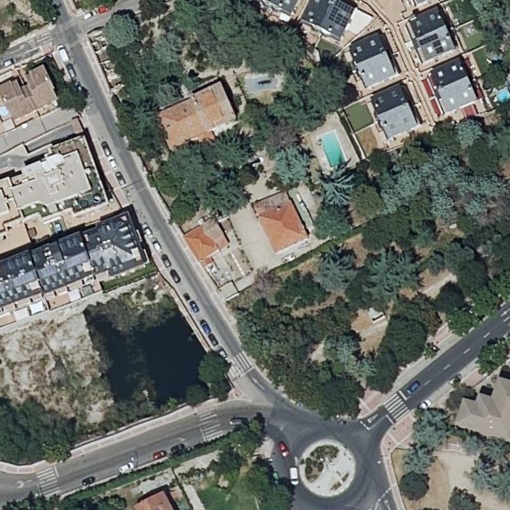Вид сверху на территорию школы «La Casita»