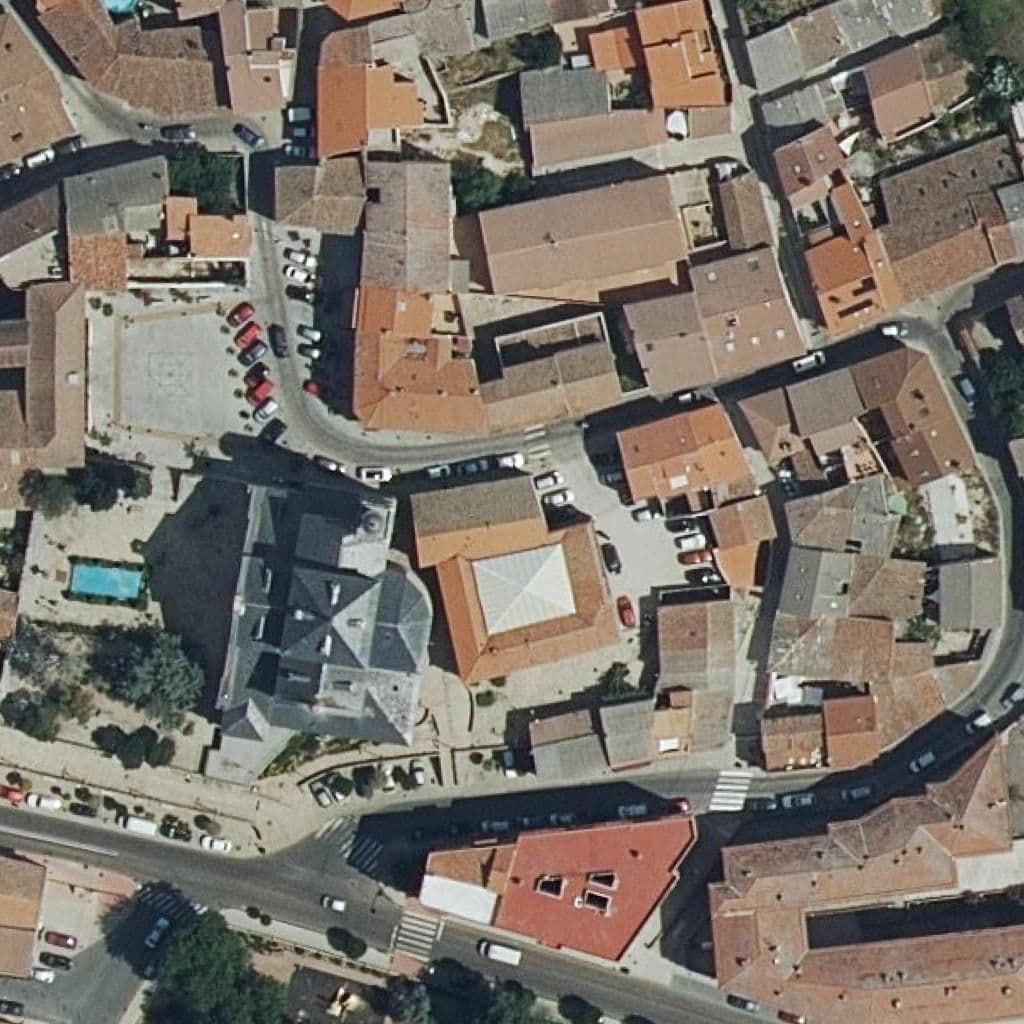 Вид сверху на территорию школы «San Martin De Valdeiglesias»
