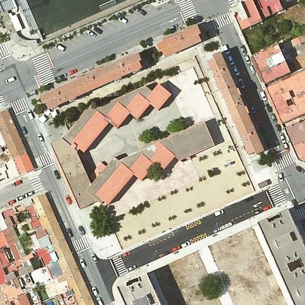 Вид сверху на территорию школы «Escola Torreforta»