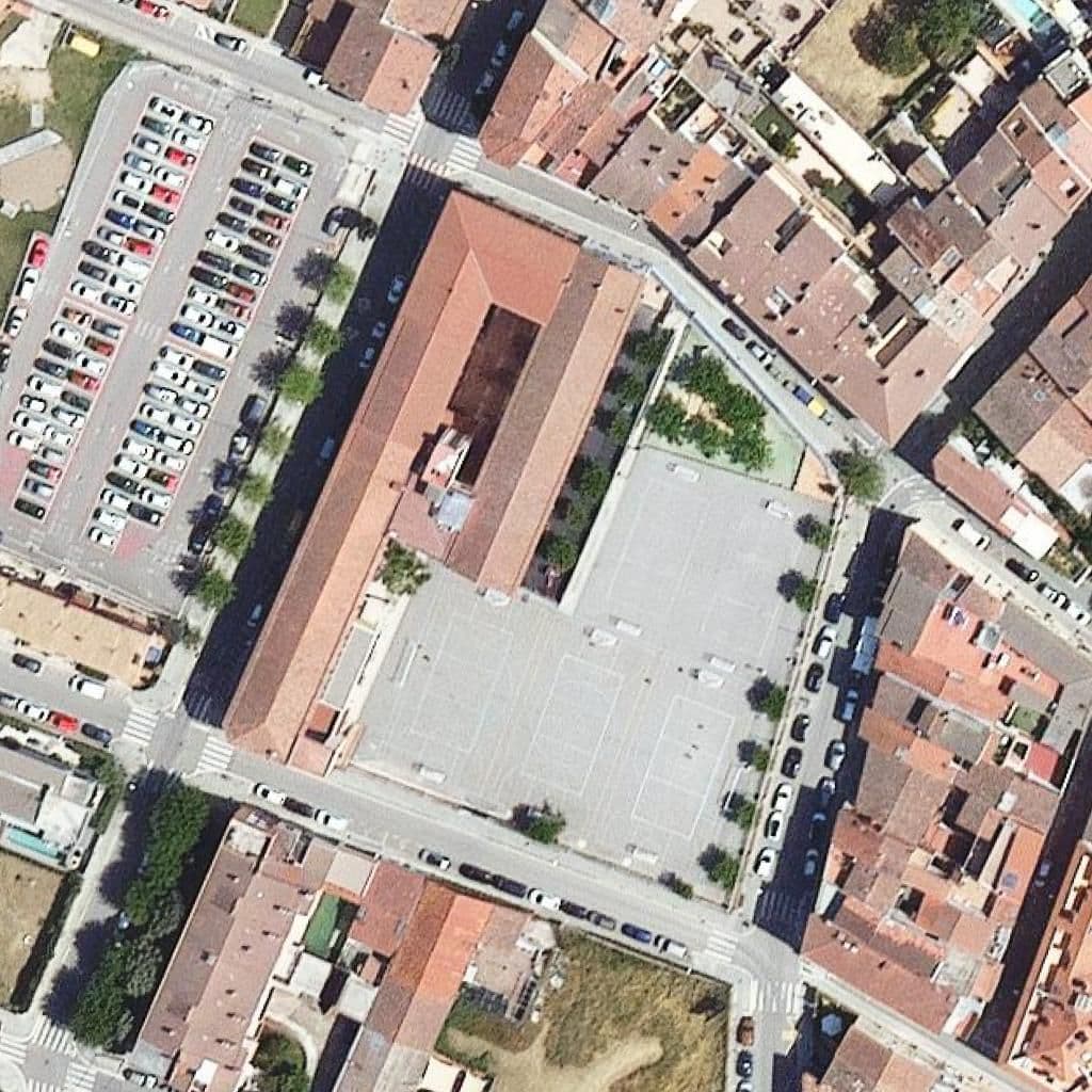 Вид згори на територію школи «La Salle Sant Celoni»