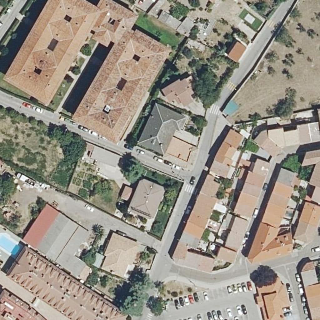 Вид сверху на территорию школы «Torrelaguna»