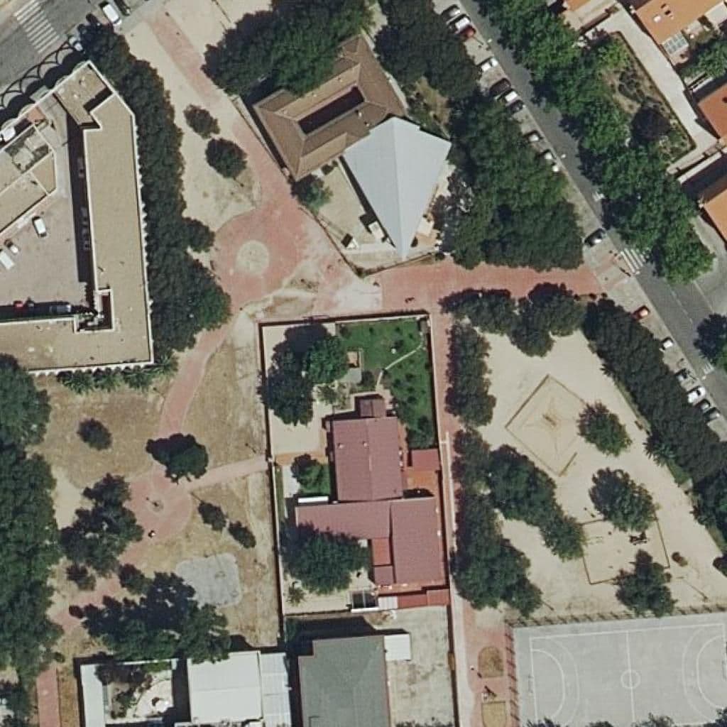 Вид сверху на территорию школы «Nuestra Señora Del Rosario»