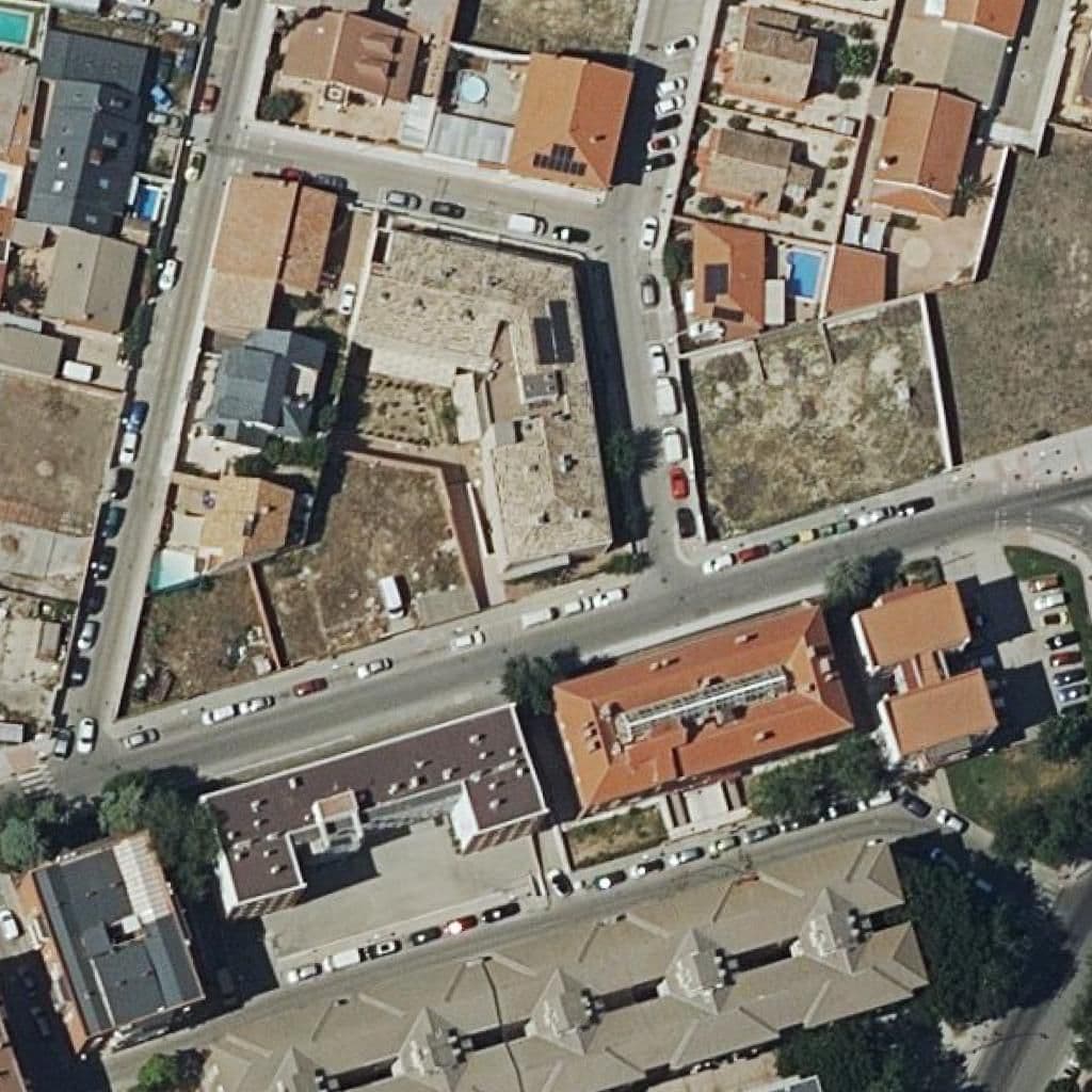Вид сверху на территорию школы «Clara Campoamor»