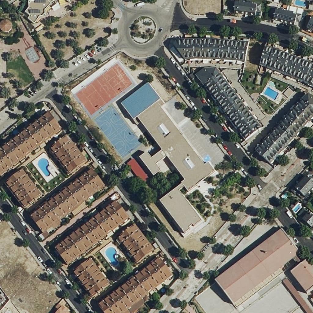 Вид згори на територію школи «Sevilla La Nueva»