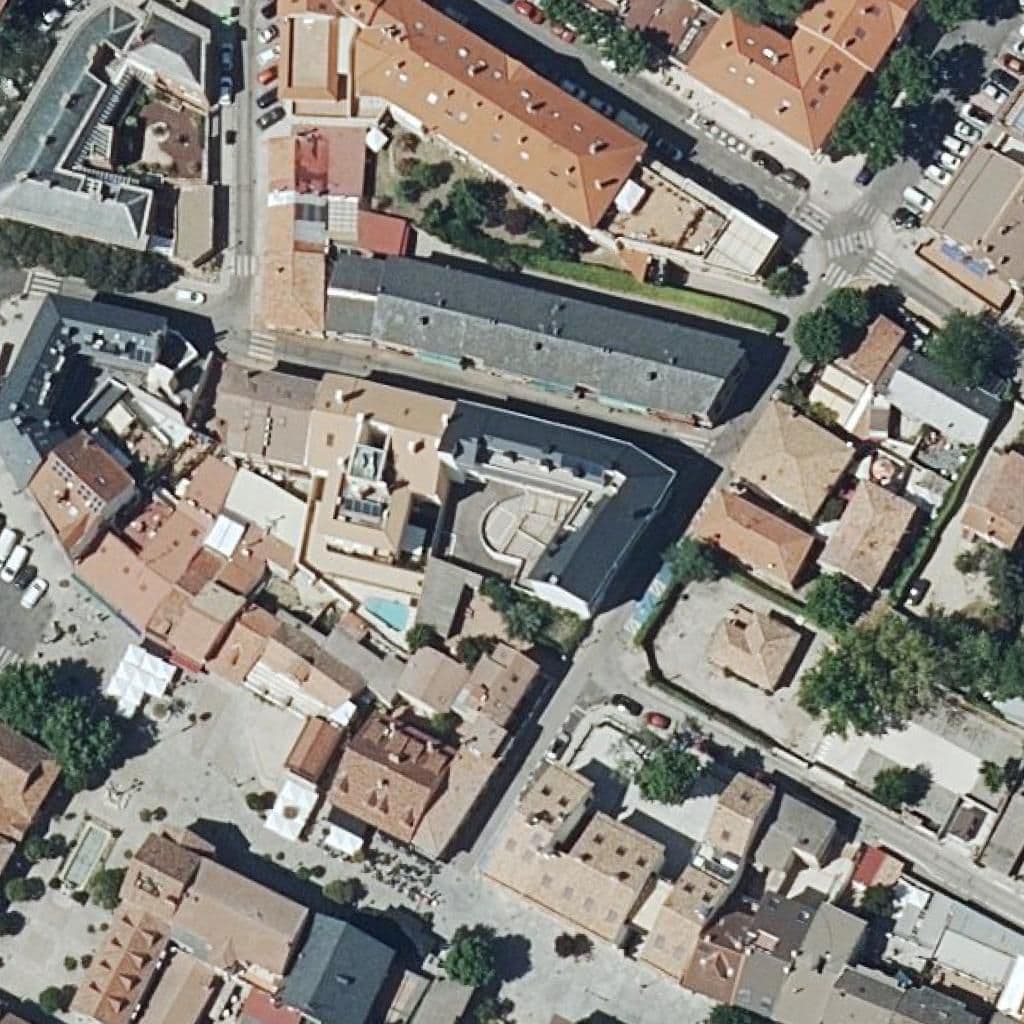 Вид сверху на территорию школы «Bebin Torrelodones»